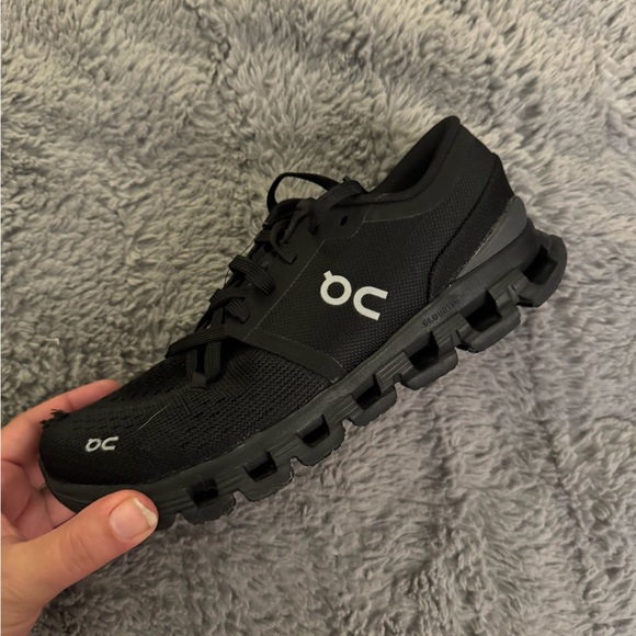ON CLOUD Women’s X4 Black Athletic Shoes Size 6.5 - Picture 8 of 11